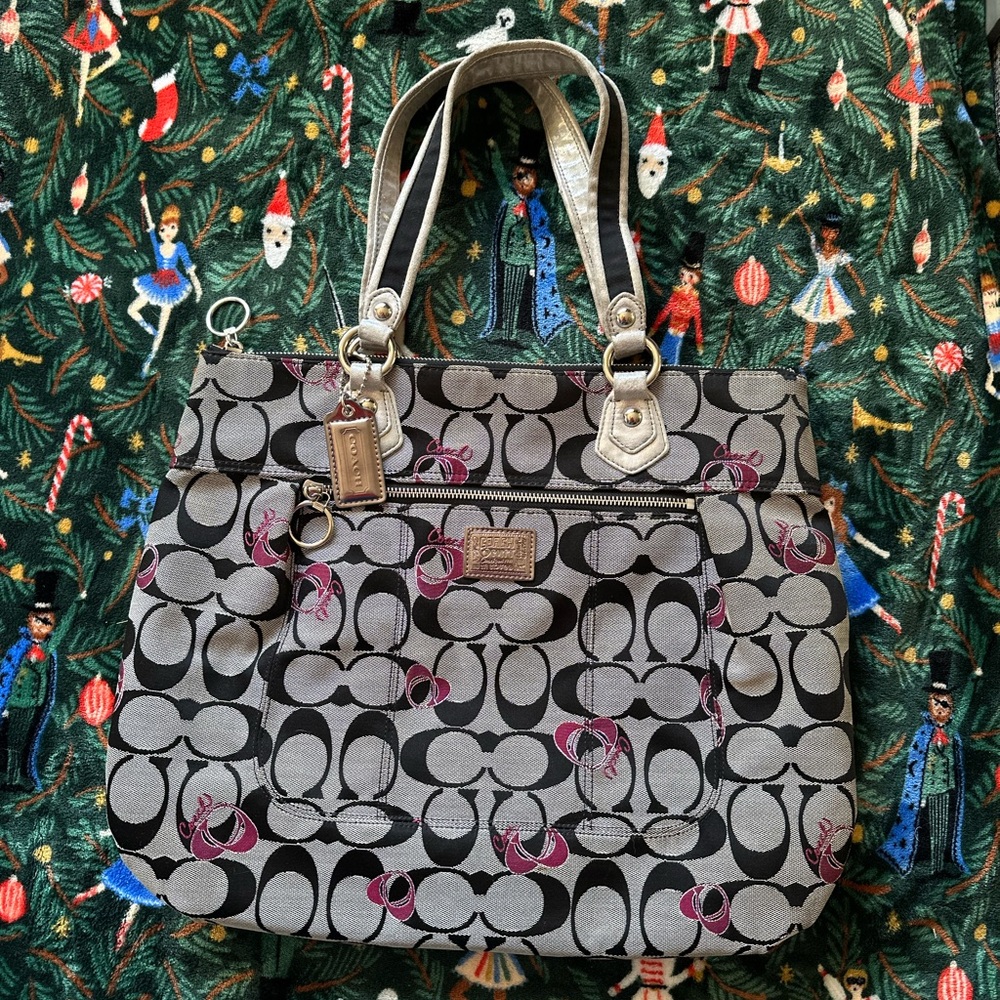 COACH Poppy Signature Hearts Large Tote Bag